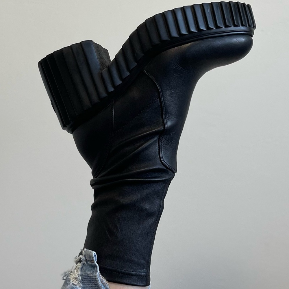 AGL Tiggy Sock booties Size 41 leather combat boot pull on style black boots